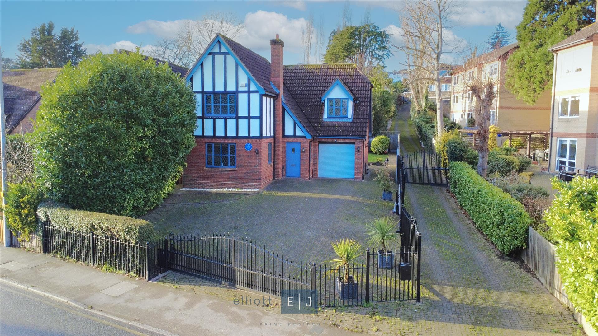 High Road, Loughton