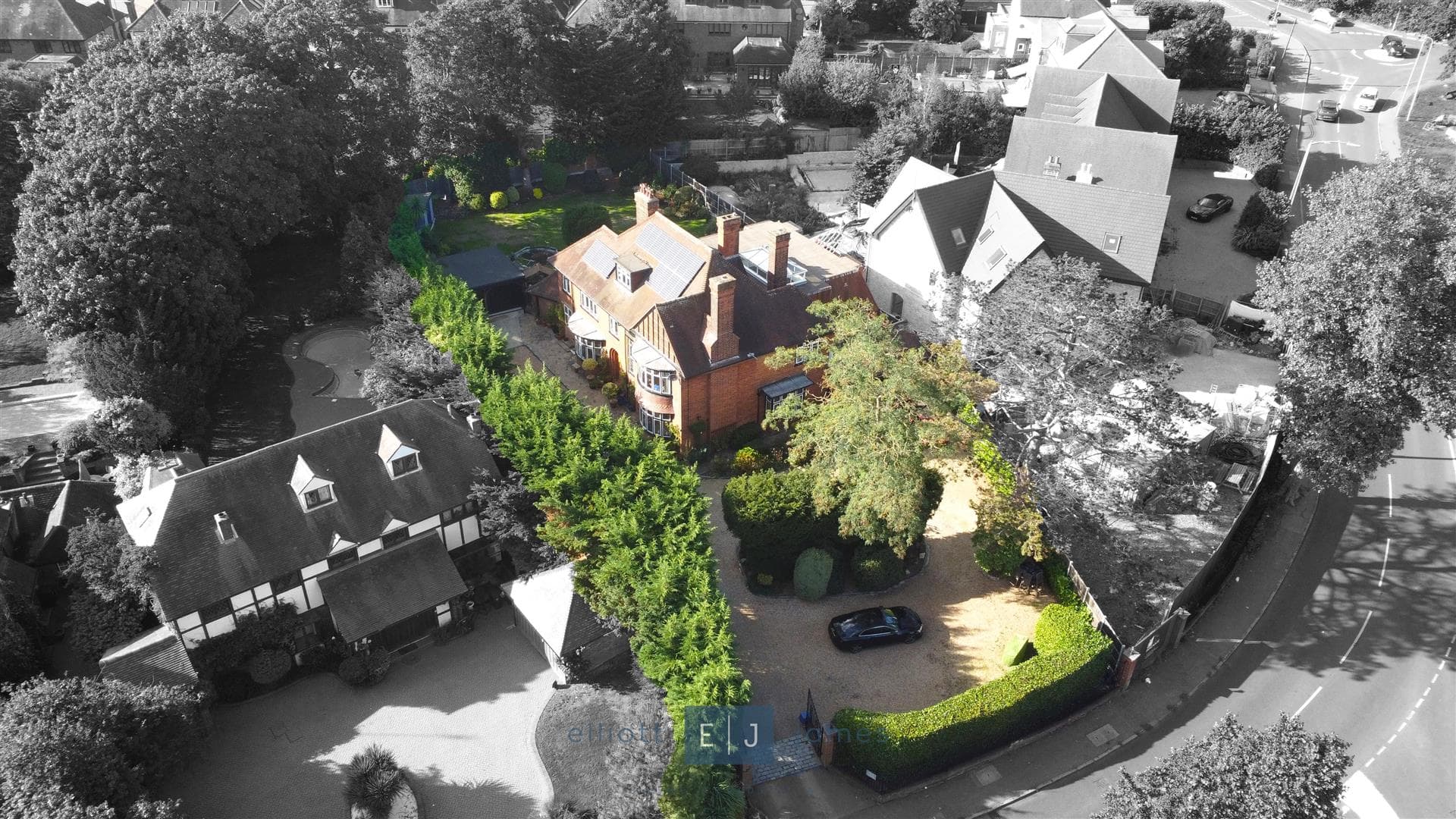Alderton Hill, Loughton