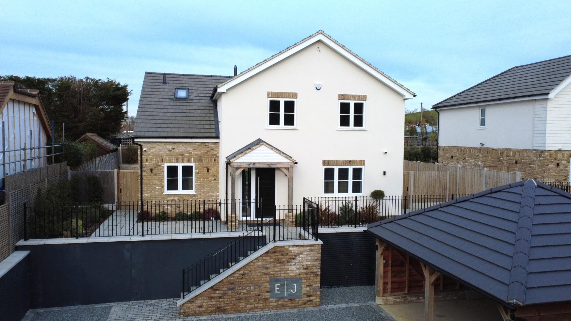 Mott Street, Sewardstonebury