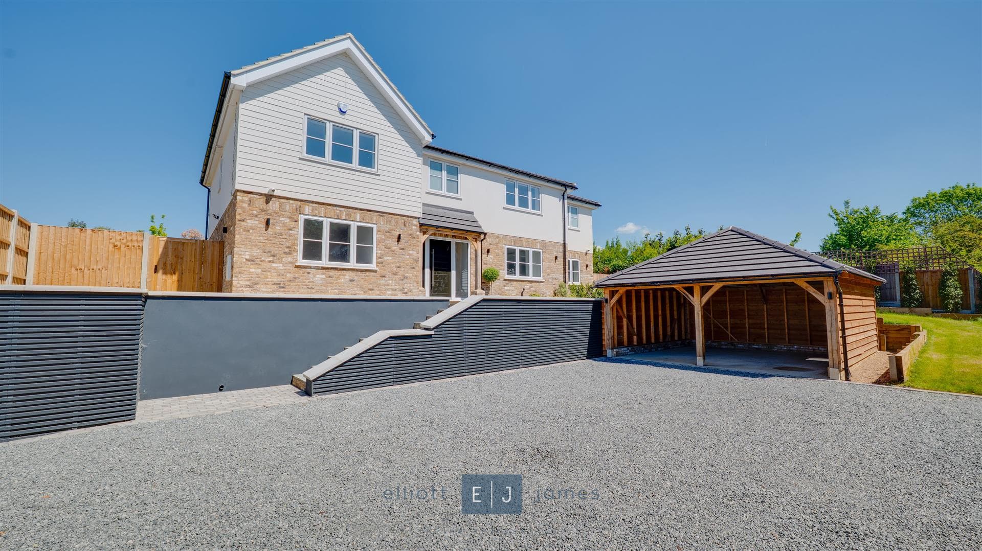 Mott Street, Sewardstonebury