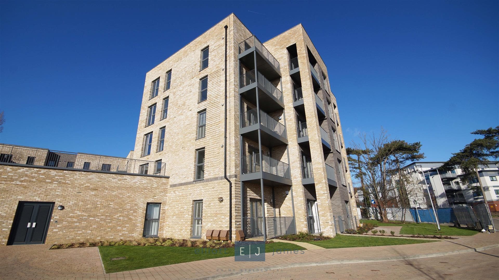 Luctons Close, Epping, Loughton