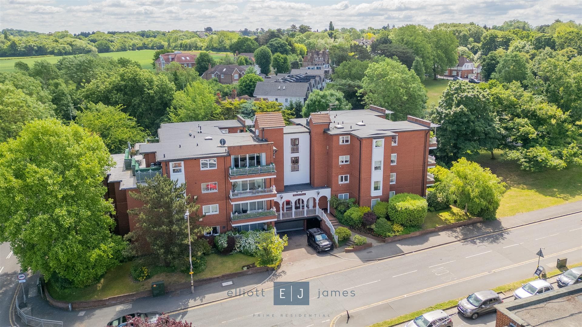 Dolphin Court, High Road, Chigwell
