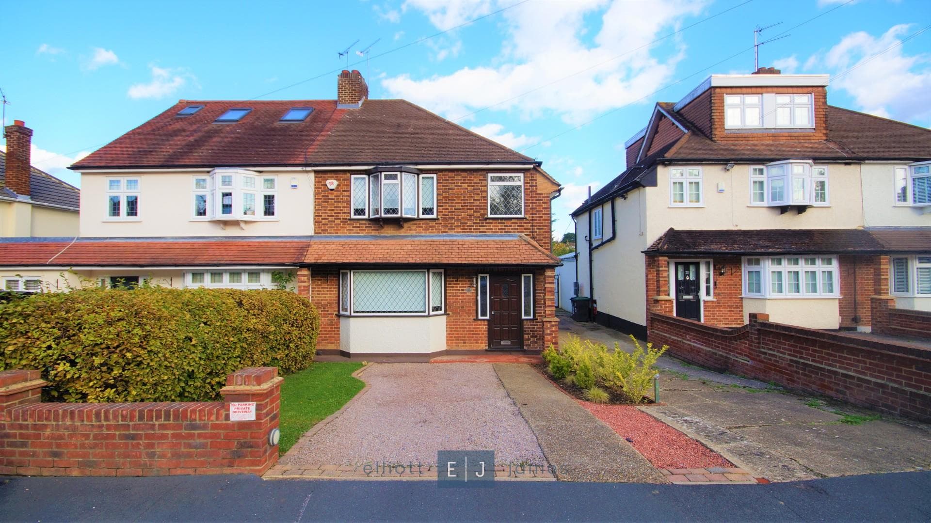 Lechmere Avenue, Chigwell