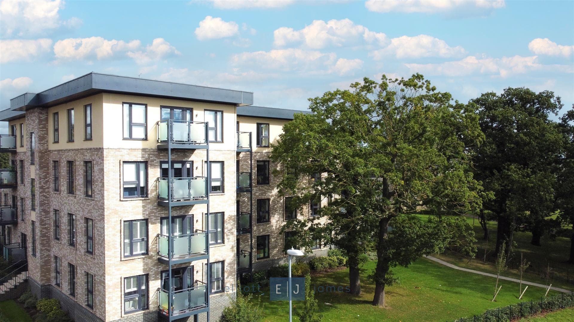 Luna Court, Loughton