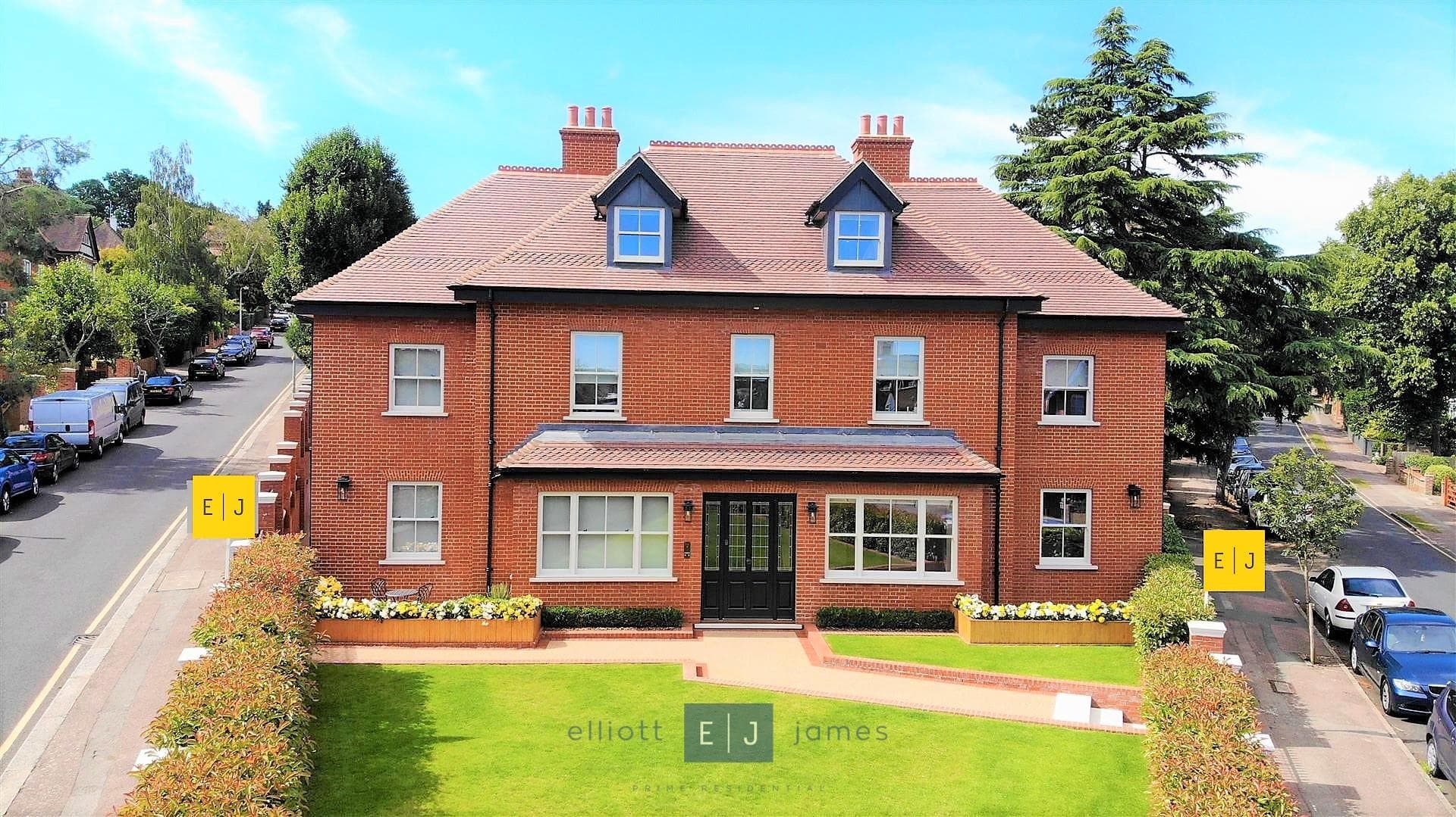 Connaught Avenue, Loughton