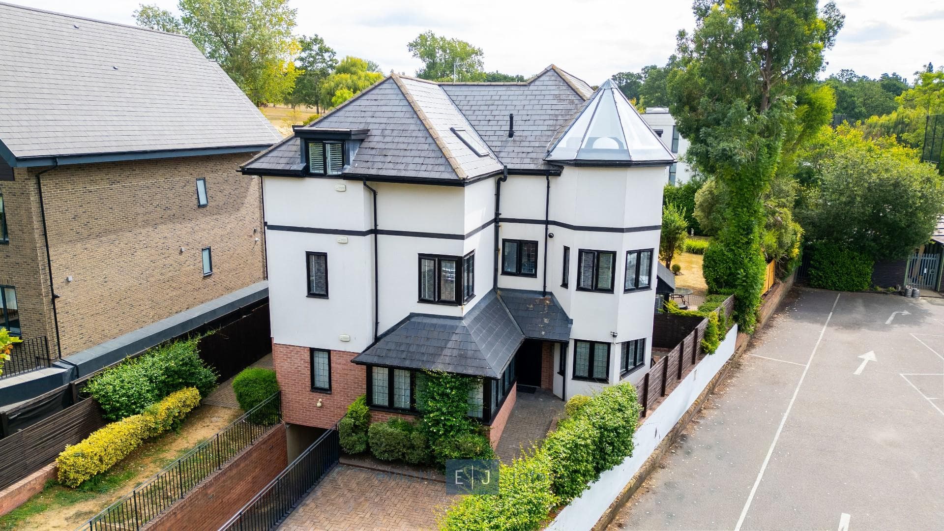High Road, Chigwell